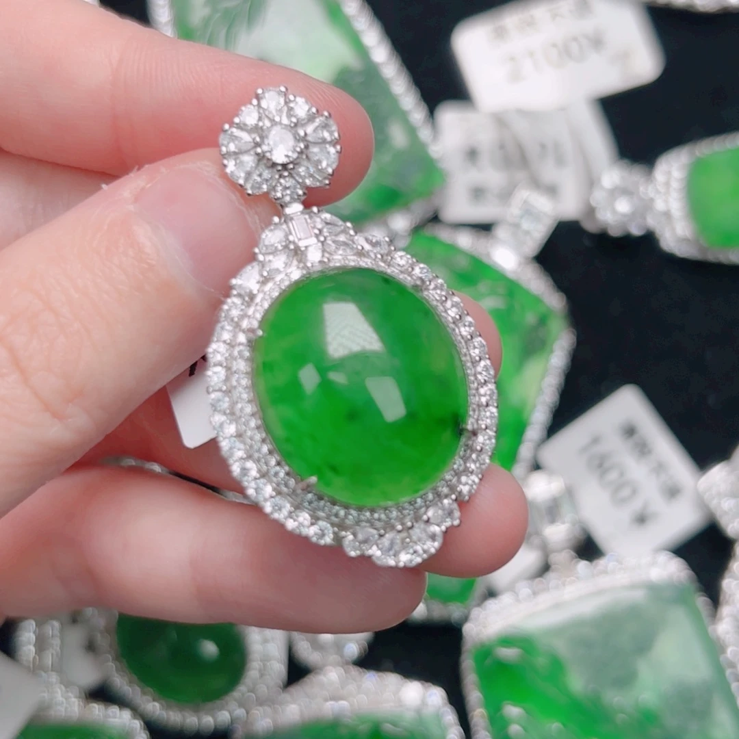 翡翠颈饰银S925镶嵌蛋面