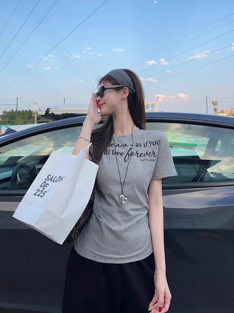 2025夏季新款T恤别致收腰百搭显瘦字母印花灰色短袖T恤女短款上衣