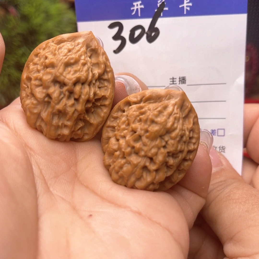 文玩核桃吊坠官帽。边31 肚30