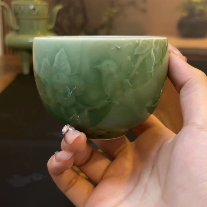 摆件龙泉青瓷杯子