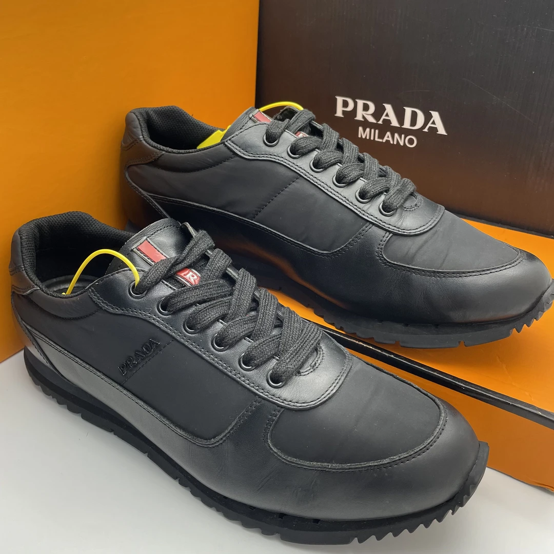 95新 Prada/普拉达 43欧码/黑色尼龙布皮面拼接舒适时尚运动鞋