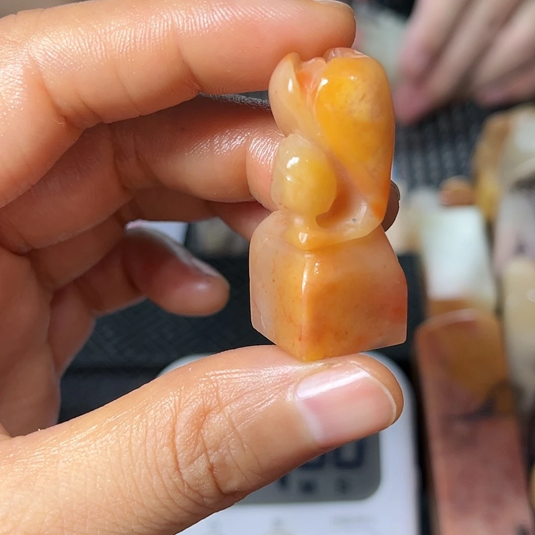 寿山石印石这种现象很明显了呢