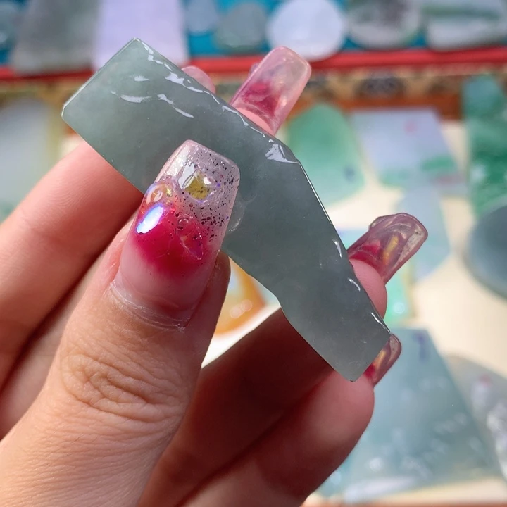 颈饰未镶嵌翡翠好