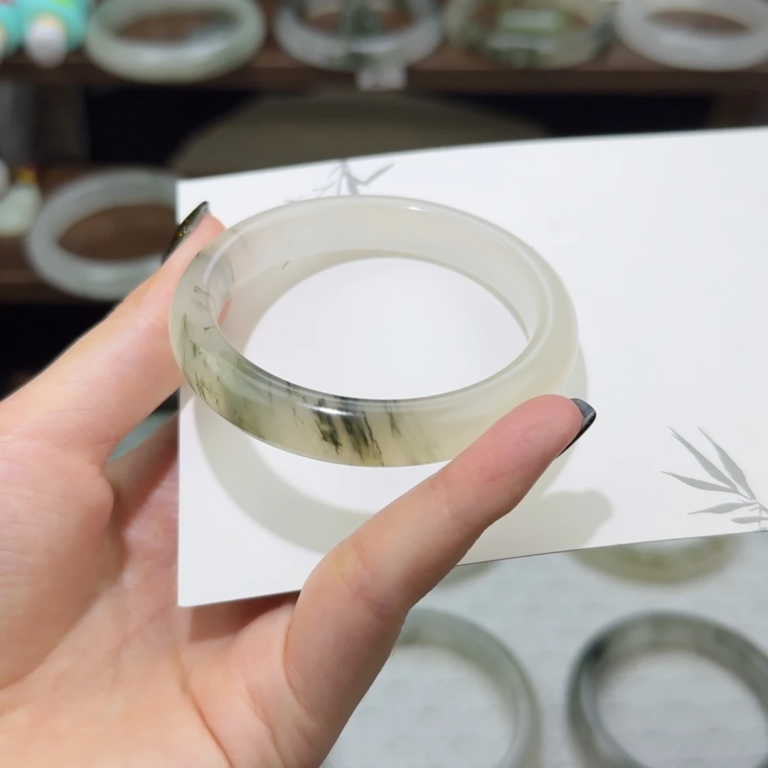 石英质玉（天山翠）未镶嵌手镯53.1圈口