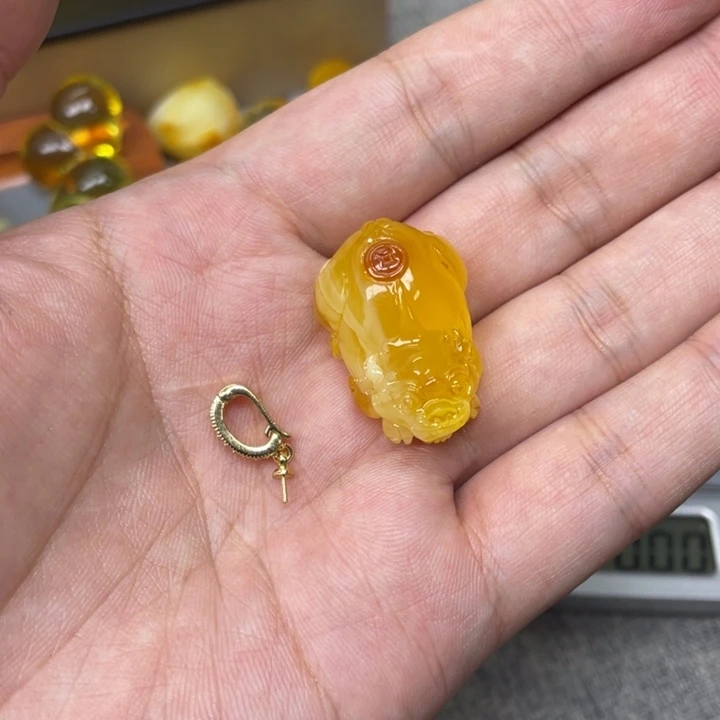 娟***子琥珀未镶嵌珠宝奇石