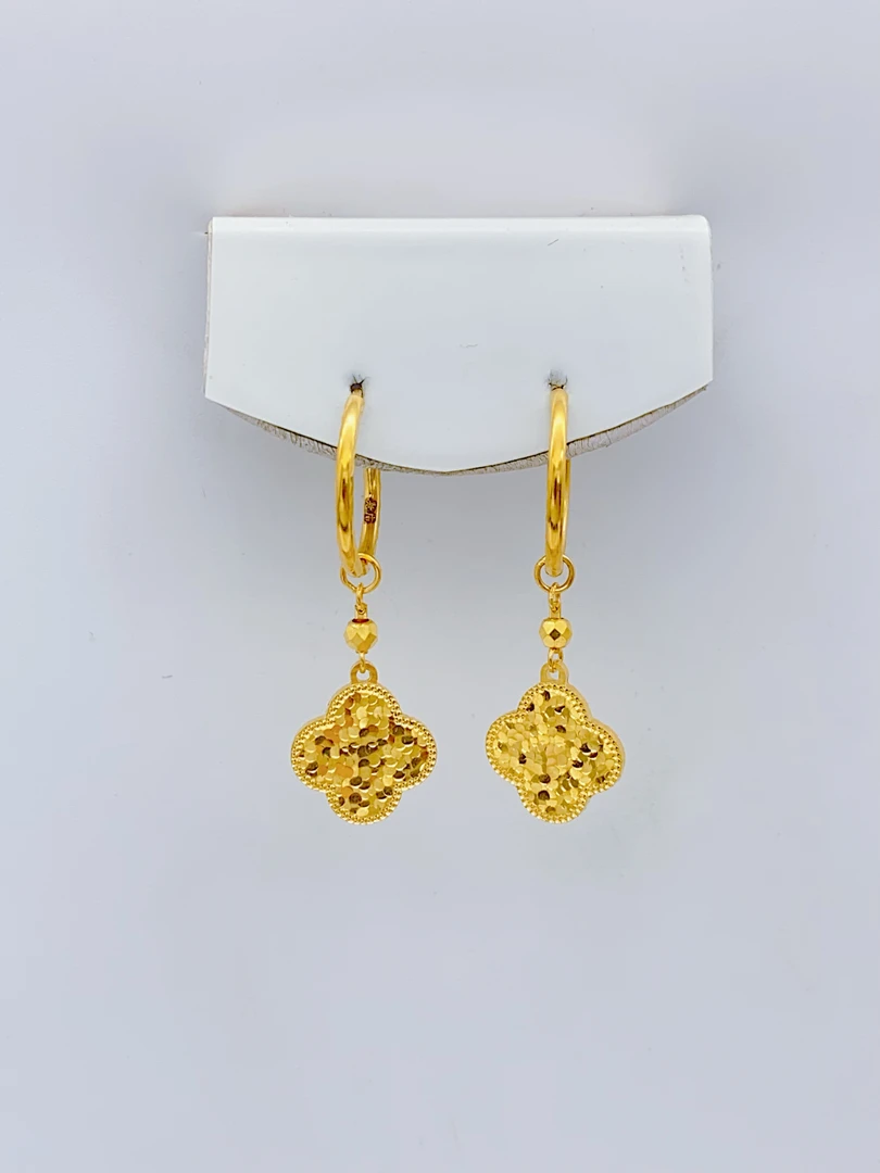 老庙黄金 足金 精工5G工艺 时尚碎碎冰四叶草 耳圈 4.23克