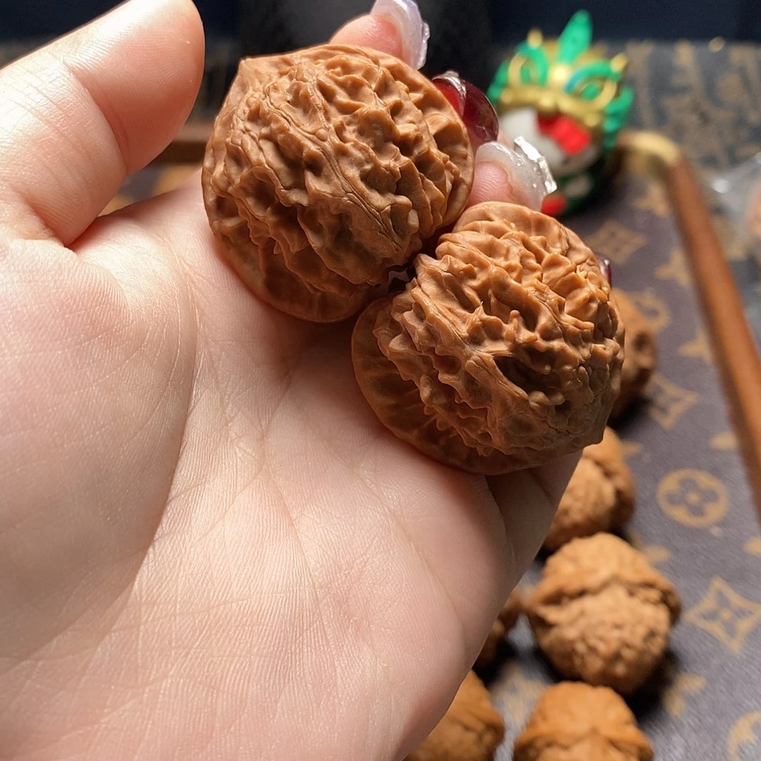 桃核把件全品骨赛龙37