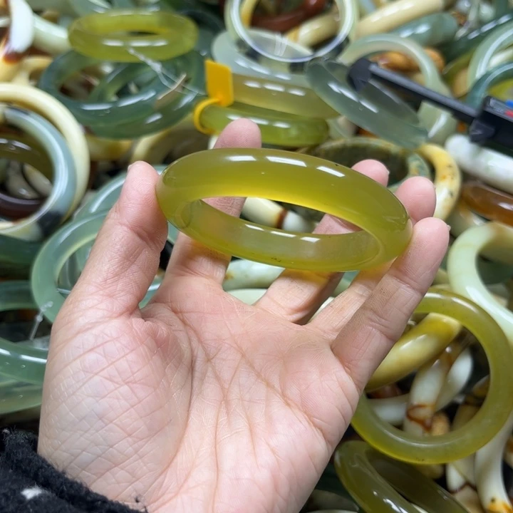 x***s蛇纹石玉未镶嵌手镯