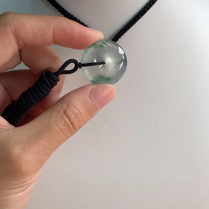 翡翠挂件未镶嵌….