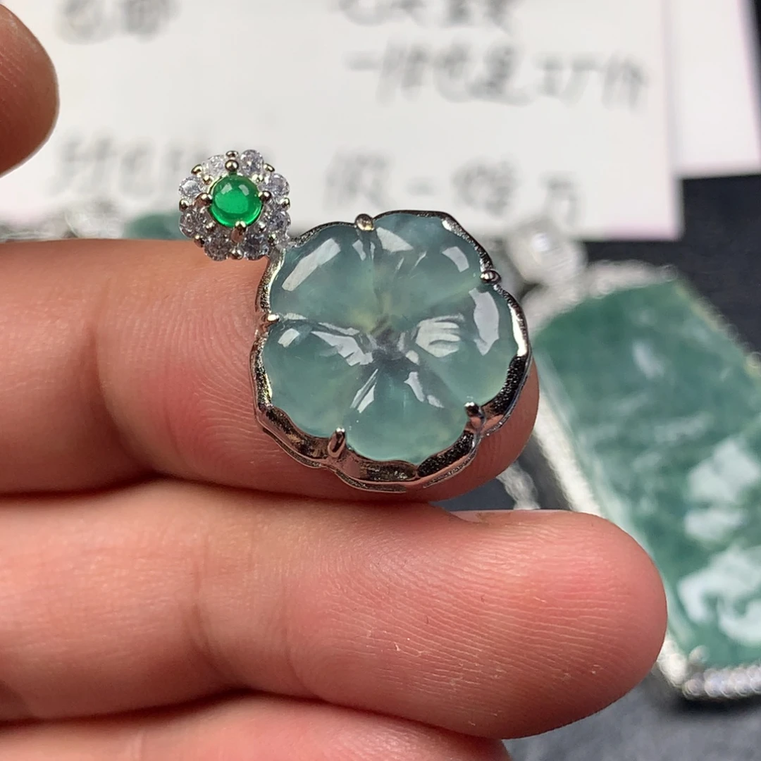 颈饰未镶嵌翡翠有钱花