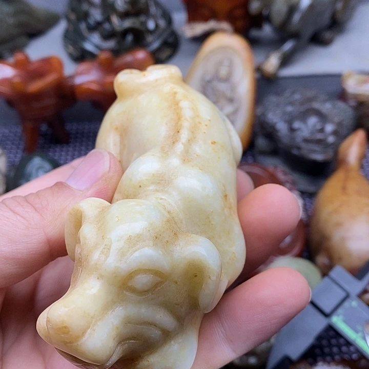 未镶嵌蛇纹石玉颈饰