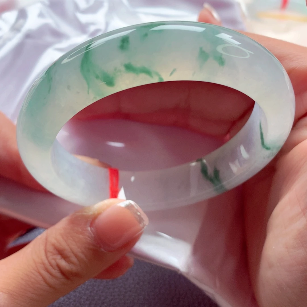 J***o翡翠未镶嵌手镯师妹白底绿花炸光轮胎
