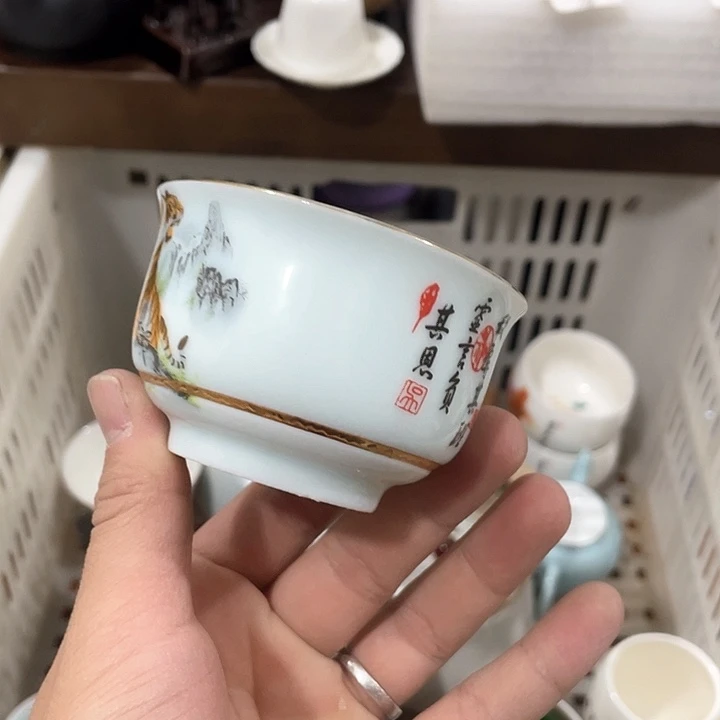 陶瓷茶具全部清清完回家过年