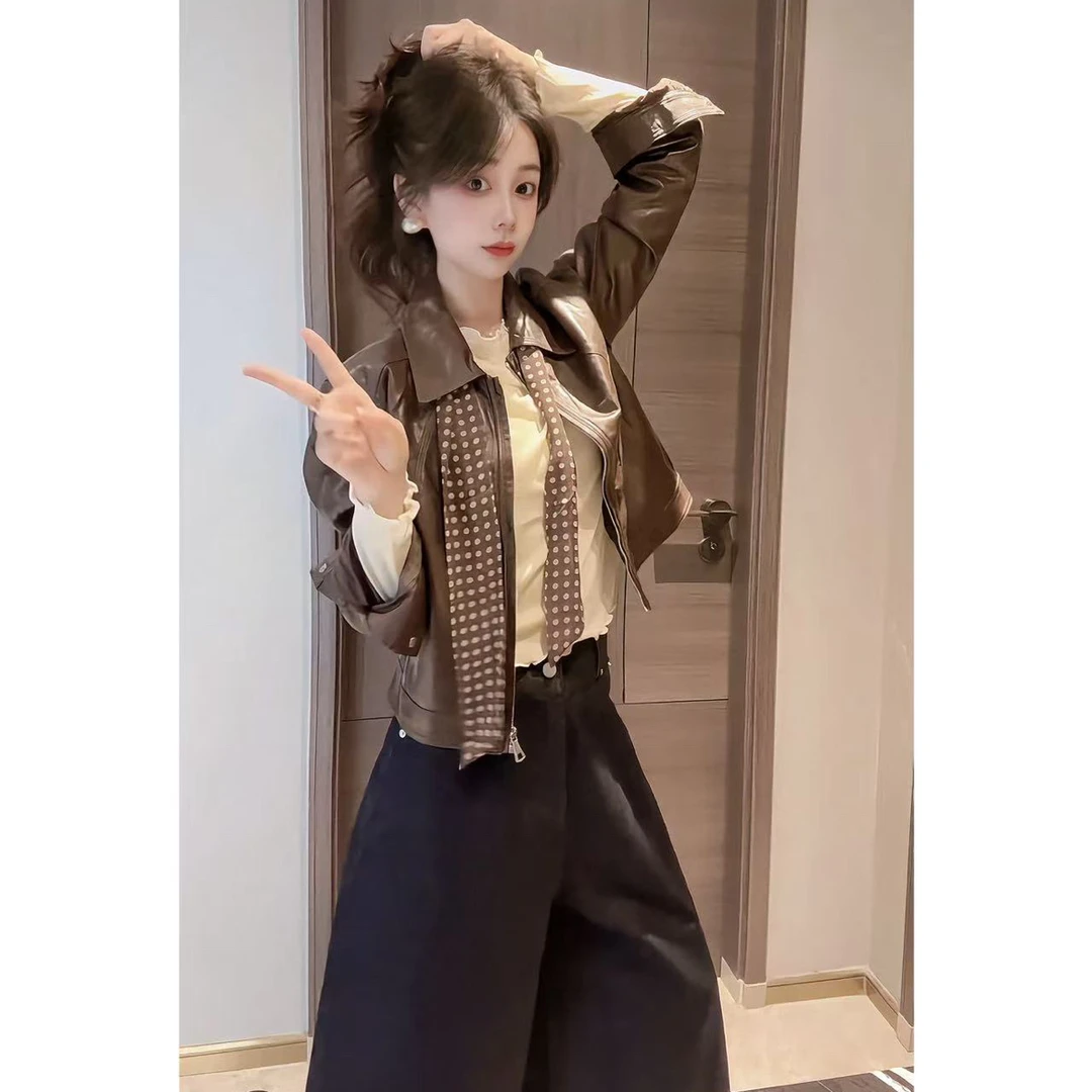 2025早秋新款美式配波点丝巾皮衣外套