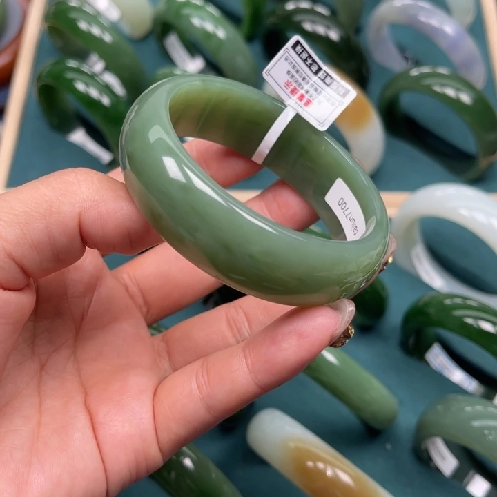 和田玉（碧玉）手镯未镶嵌