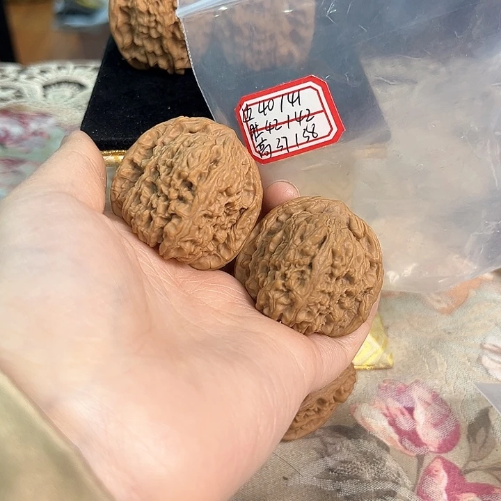 文玩核桃把件赵喜满南将石