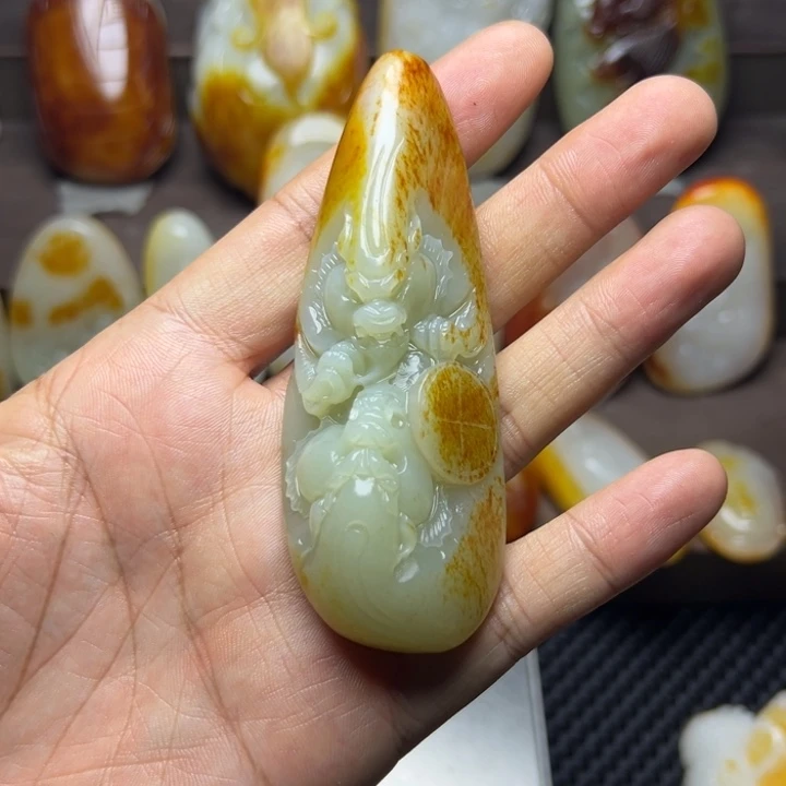 和田玉未镶嵌颈饰