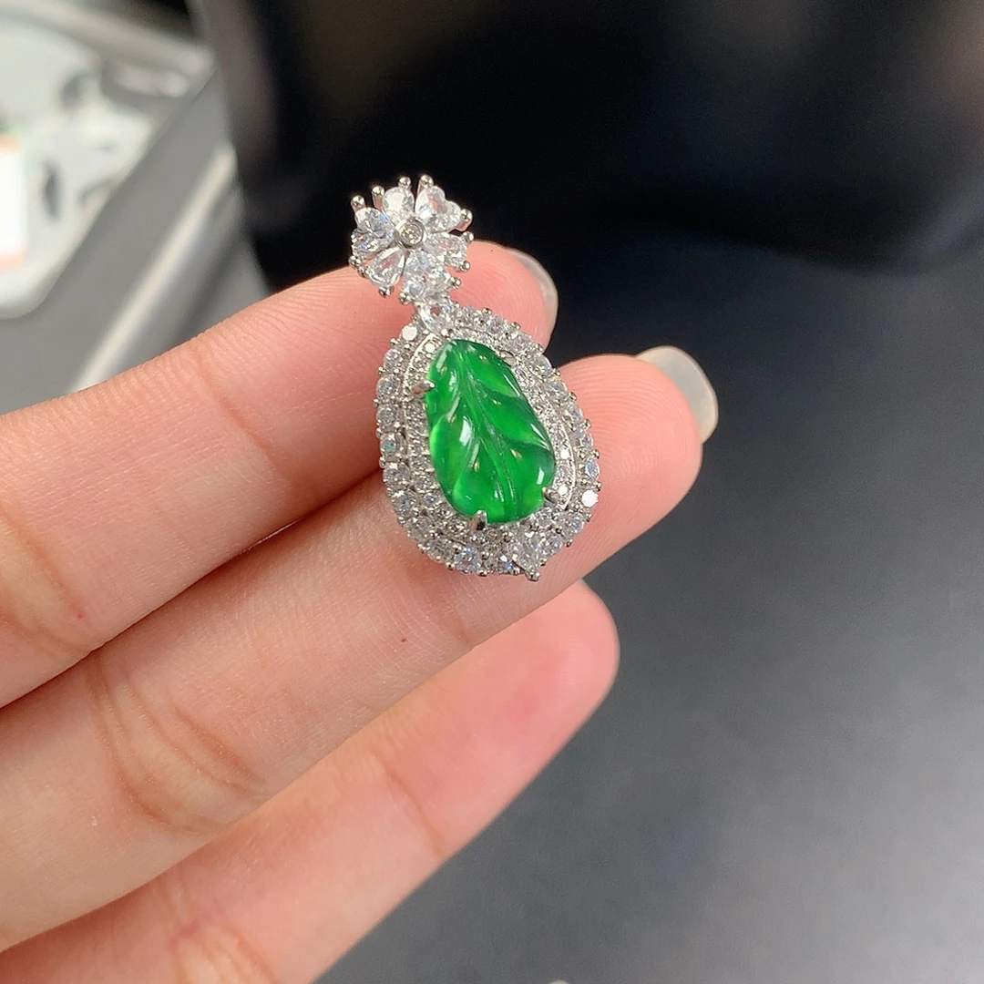 翡翠未镶嵌颈饰叶子