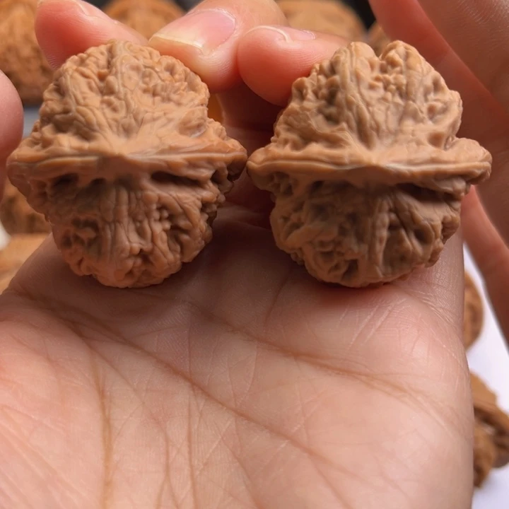 木质类文玩核桃37凤凰台