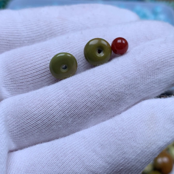 南红玛瑙未镶嵌珠宝奇石