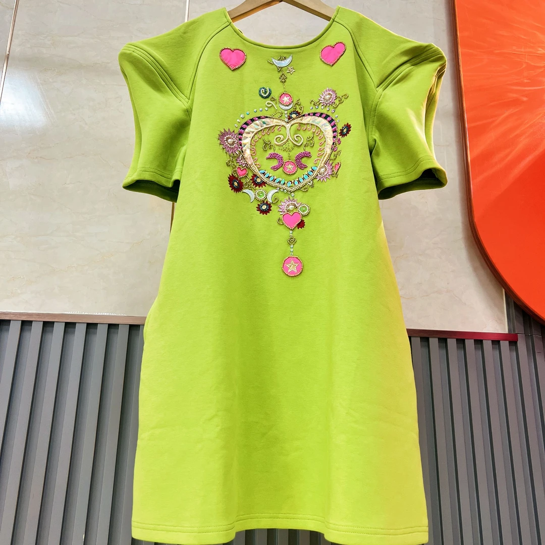 2203【熙妮潮牌】潮牌设计师私人定制长款爱心钉钻钉珠重工连衣裙