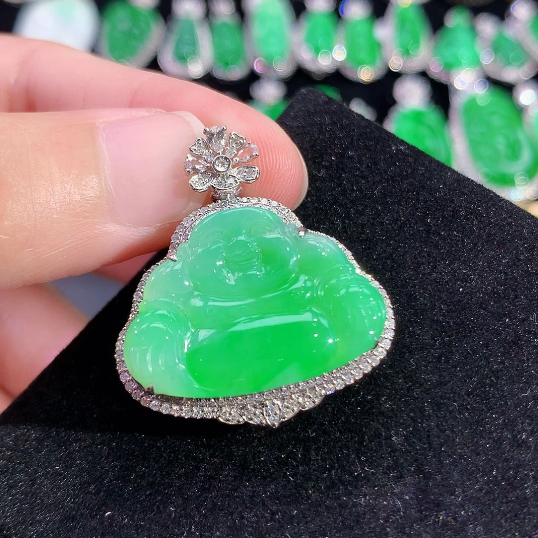 翡翠18K金镶嵌颈饰