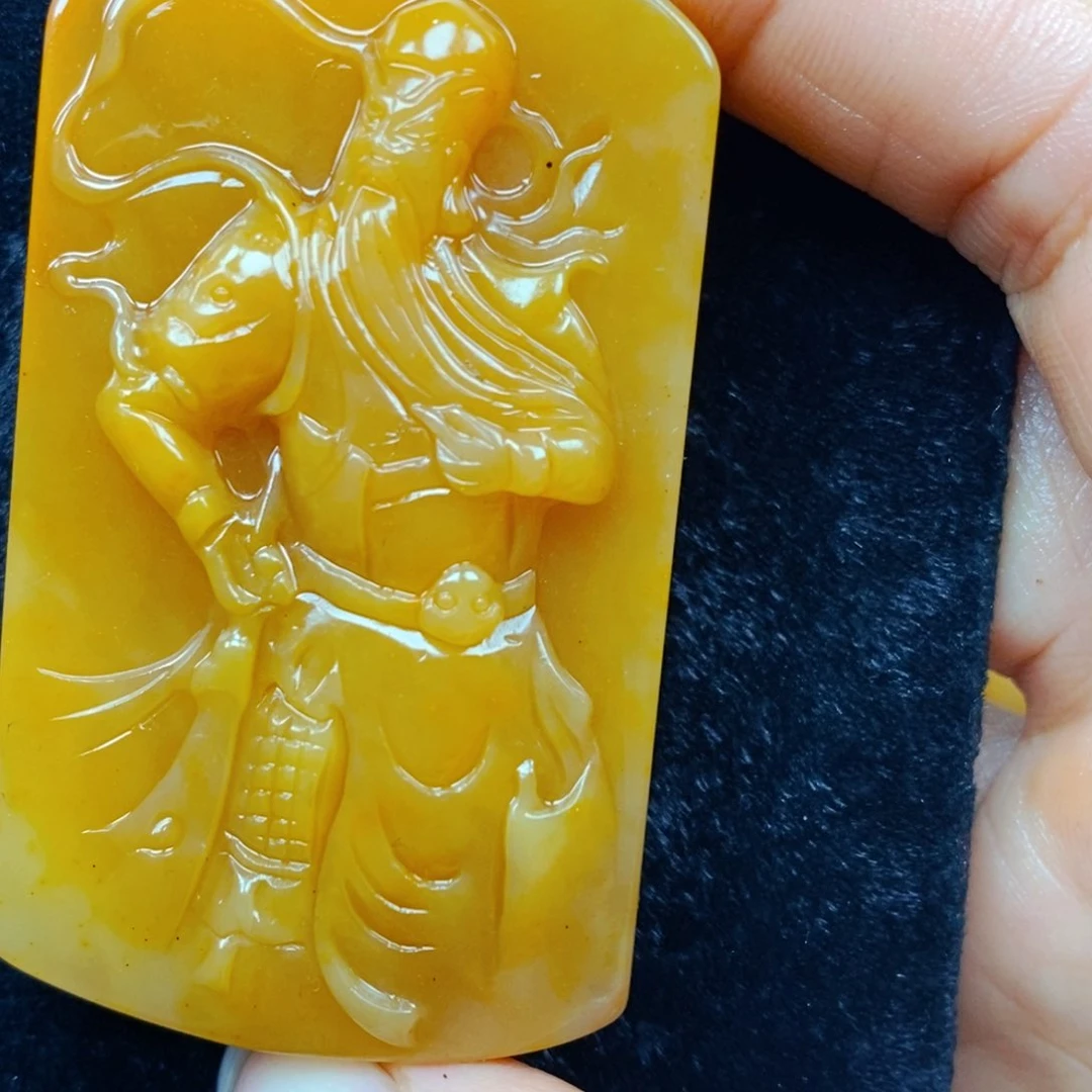 未镶嵌石英质玉（黄龙玉）颈饰