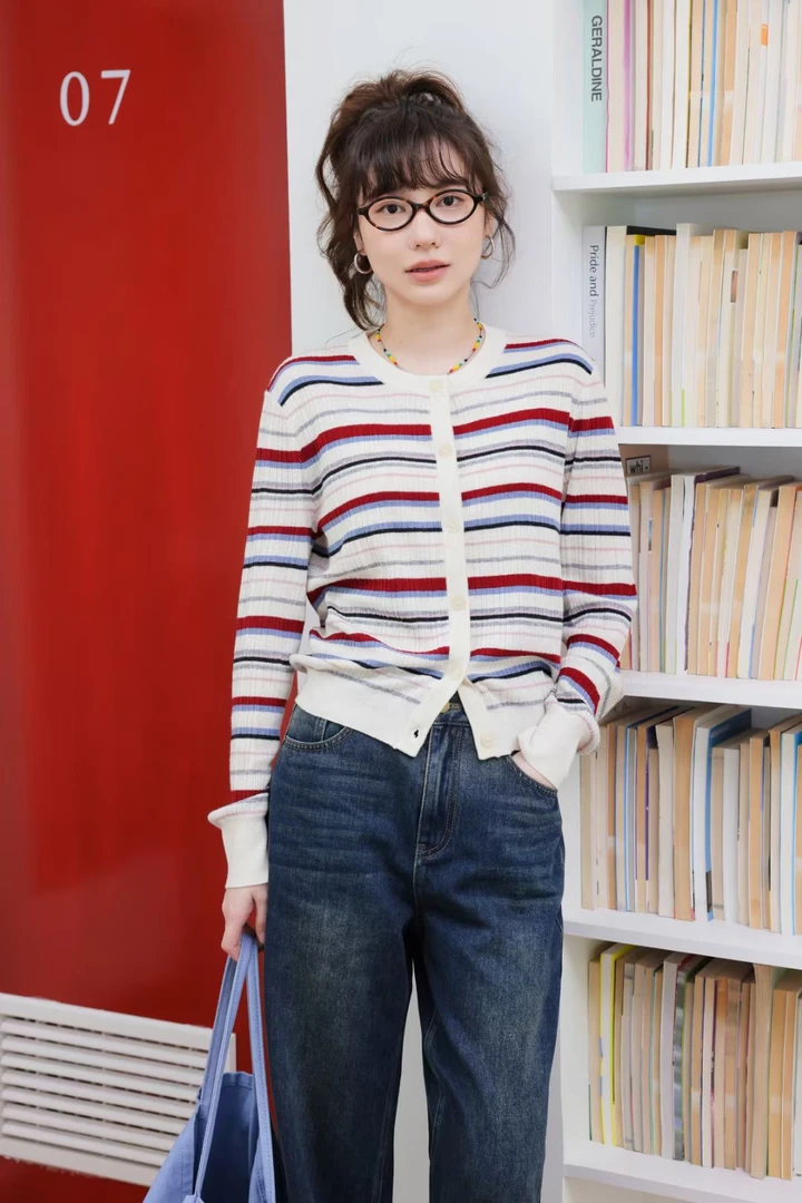 朗姆酒针织上衣