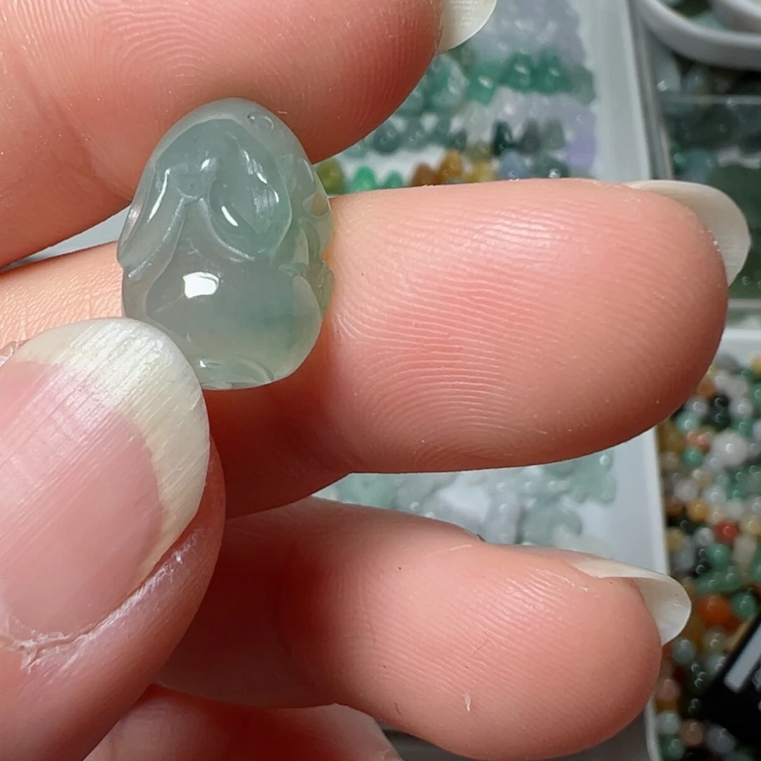 翡翠颈饰未镶嵌C****?两头孔兔子17.3*11.7*8