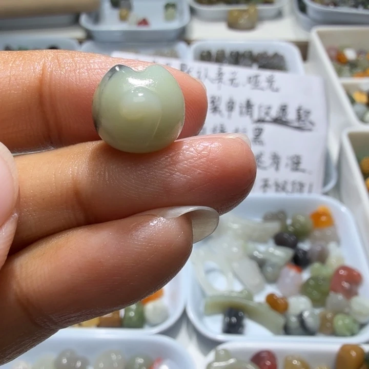 和田玉未镶嵌珠宝奇石