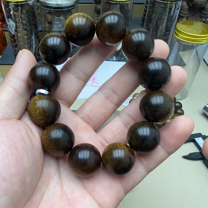 沉香沉香碎屑海南野生猫眼莺歌绿37