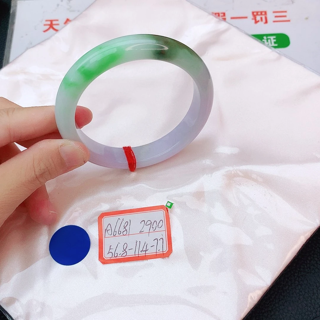 翡翠手镯未镶嵌翡翠