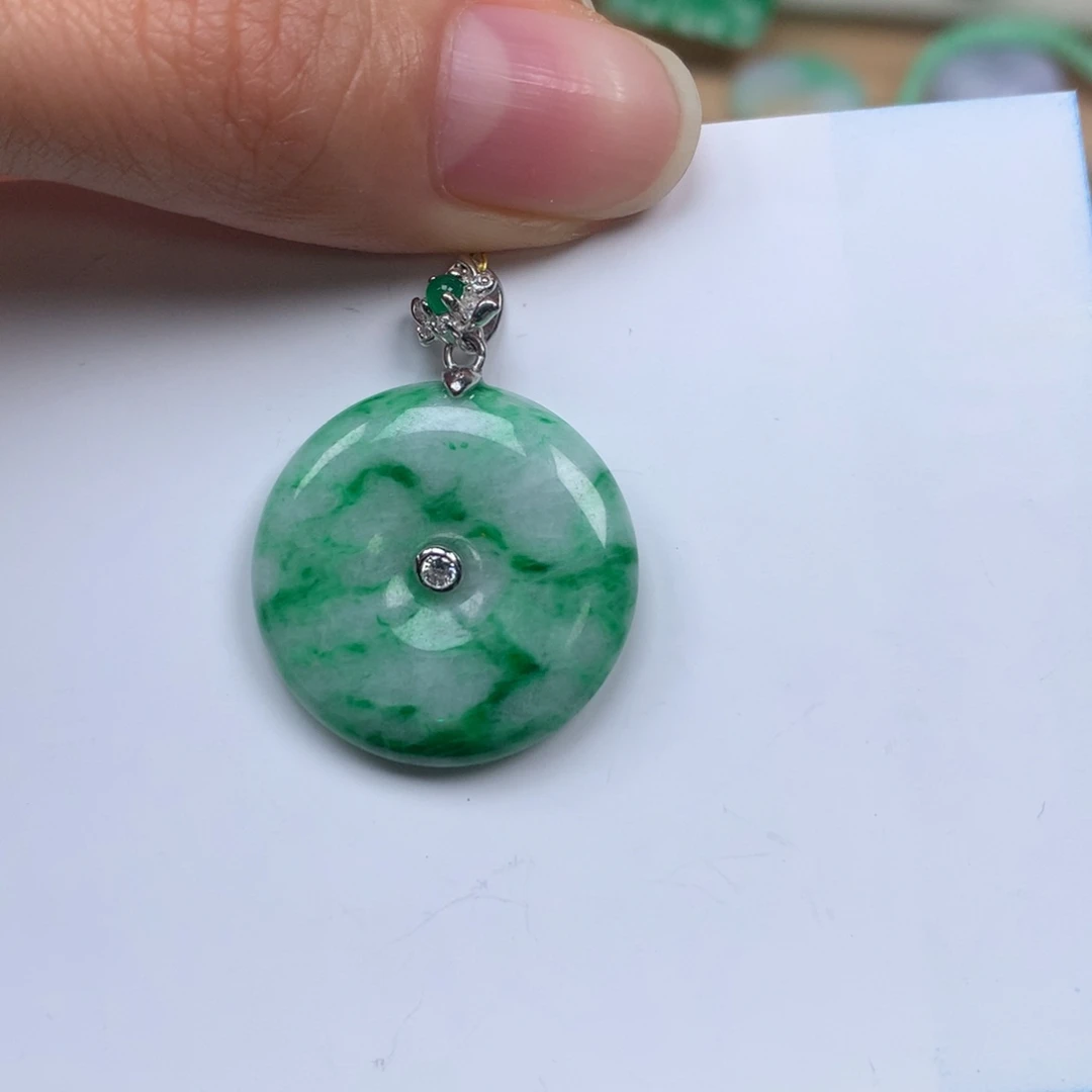 吊坠(不含链)未镶嵌翡翠