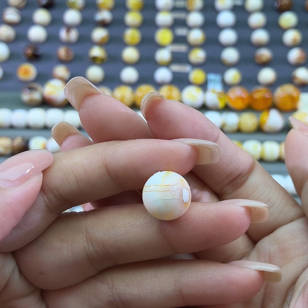 琥珀未镶嵌裸石13.4