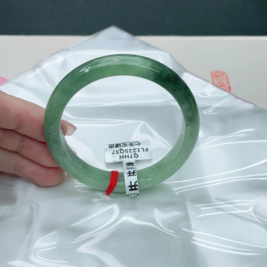 翡翠手镯未镶嵌正55.5