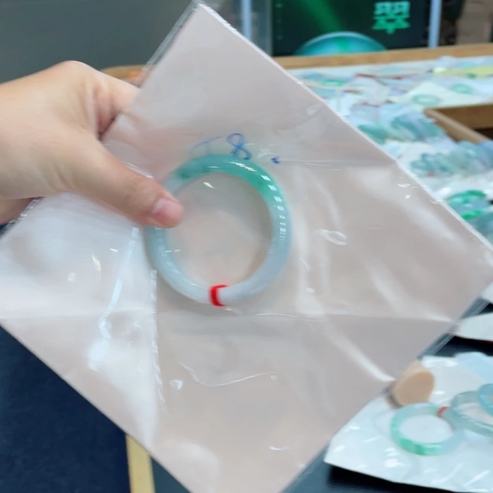 翡翠手镯未镶嵌买断