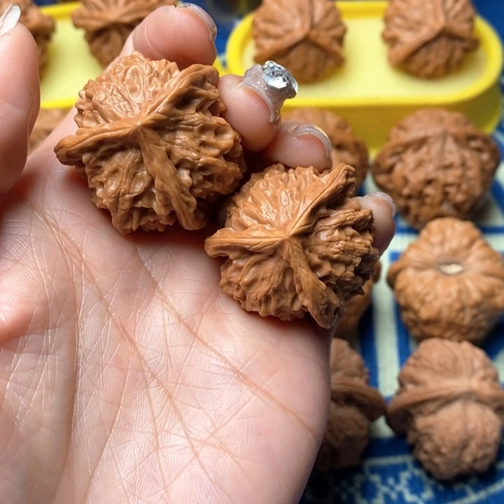 吊坠桃核三棱35核桃