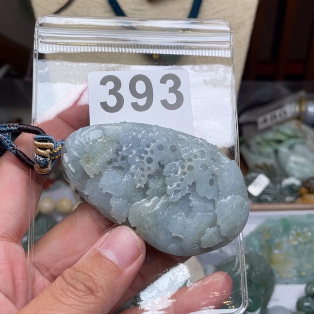 【闪购商品】翡翠颈饰未镶嵌虎**空翡翠