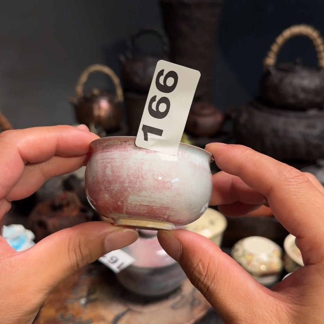 秦***姐搬迁新场地所见接福利