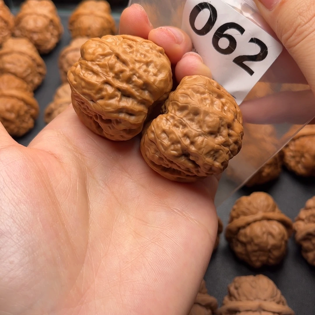 文玩核桃把件肉蛙40