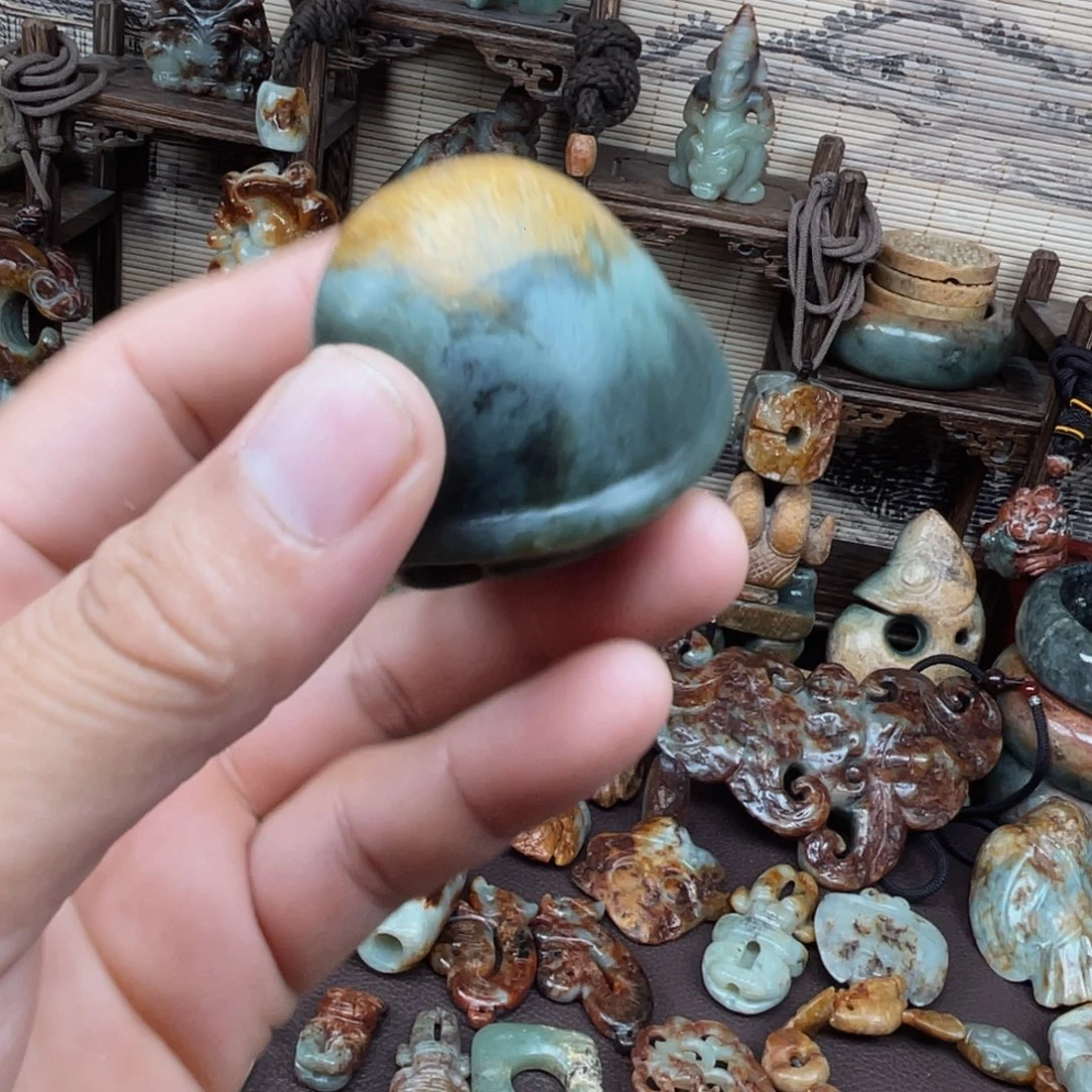 未镶嵌手链岫岩河磨玉（透闪石质玉）?