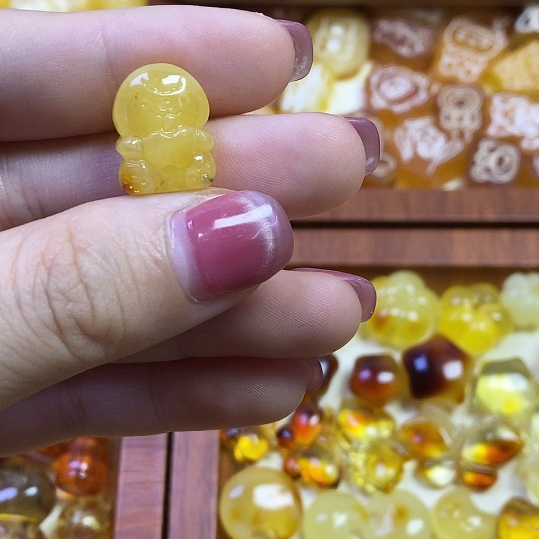 橄榄核吊坠小狗狗