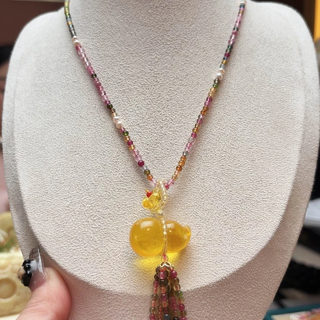 琥珀颈饰未镶嵌琥珀