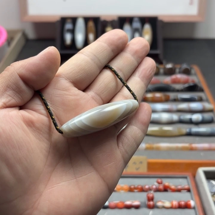 玛瑙/玉髓未镶嵌锁骨