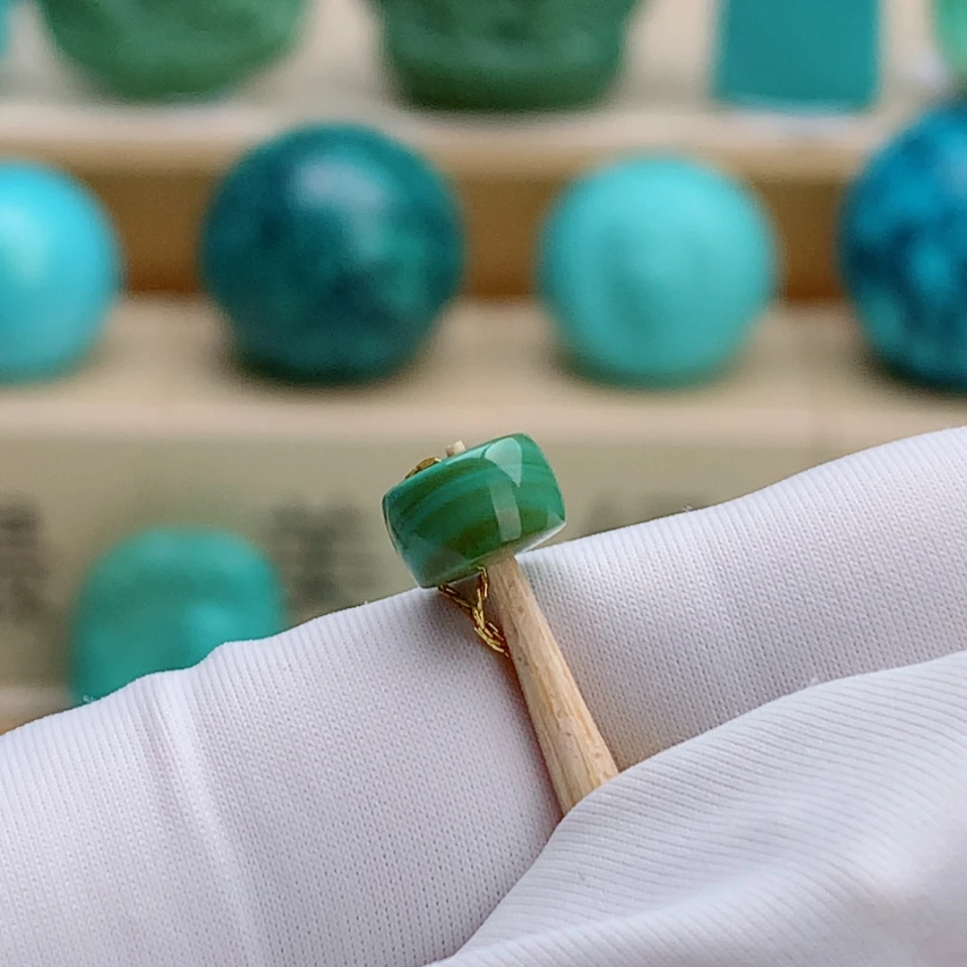 绿松石未镶嵌挂件