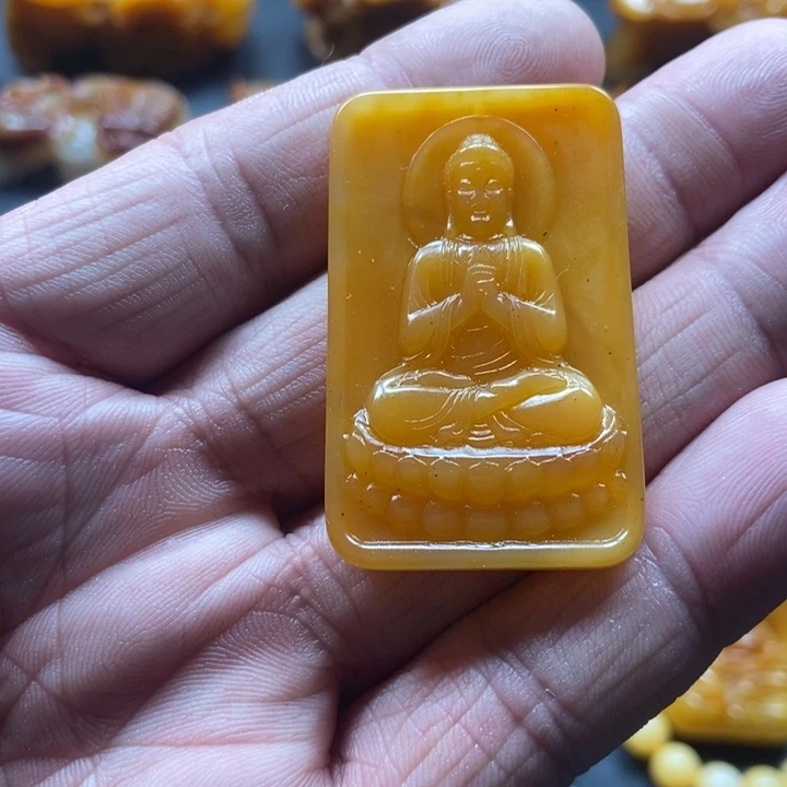 石英质玉（黄龙玉）未镶嵌颈饰
