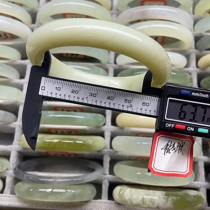 未镶嵌蛇纹石玉手镯128