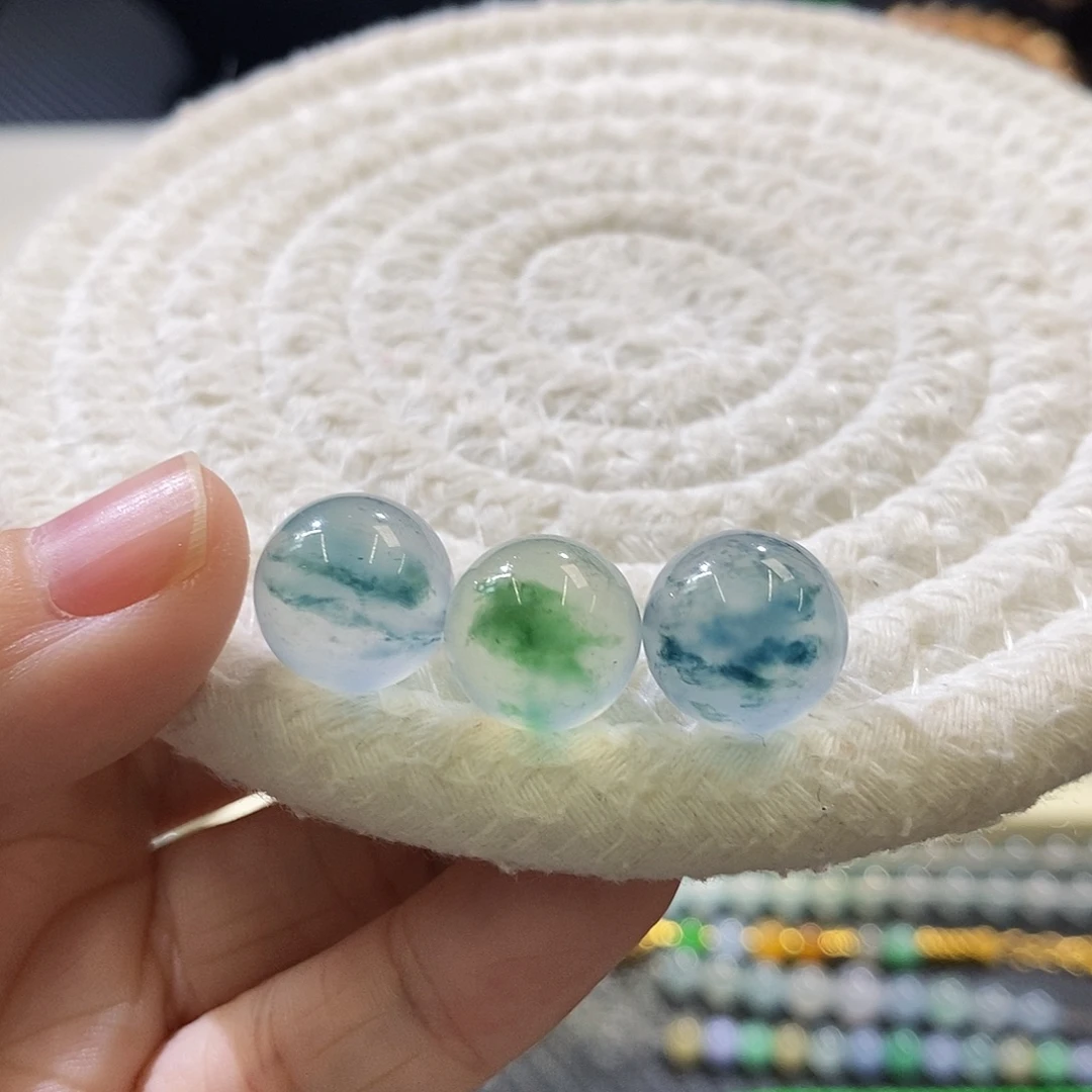 翡翠未镶嵌挂件价格不同 多样性发其一