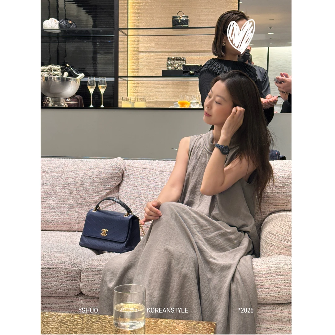 YSHUO【曼灰丝光】气质褶皱设计无袖挂脖小衫高腰显瘦半裙套装 8989