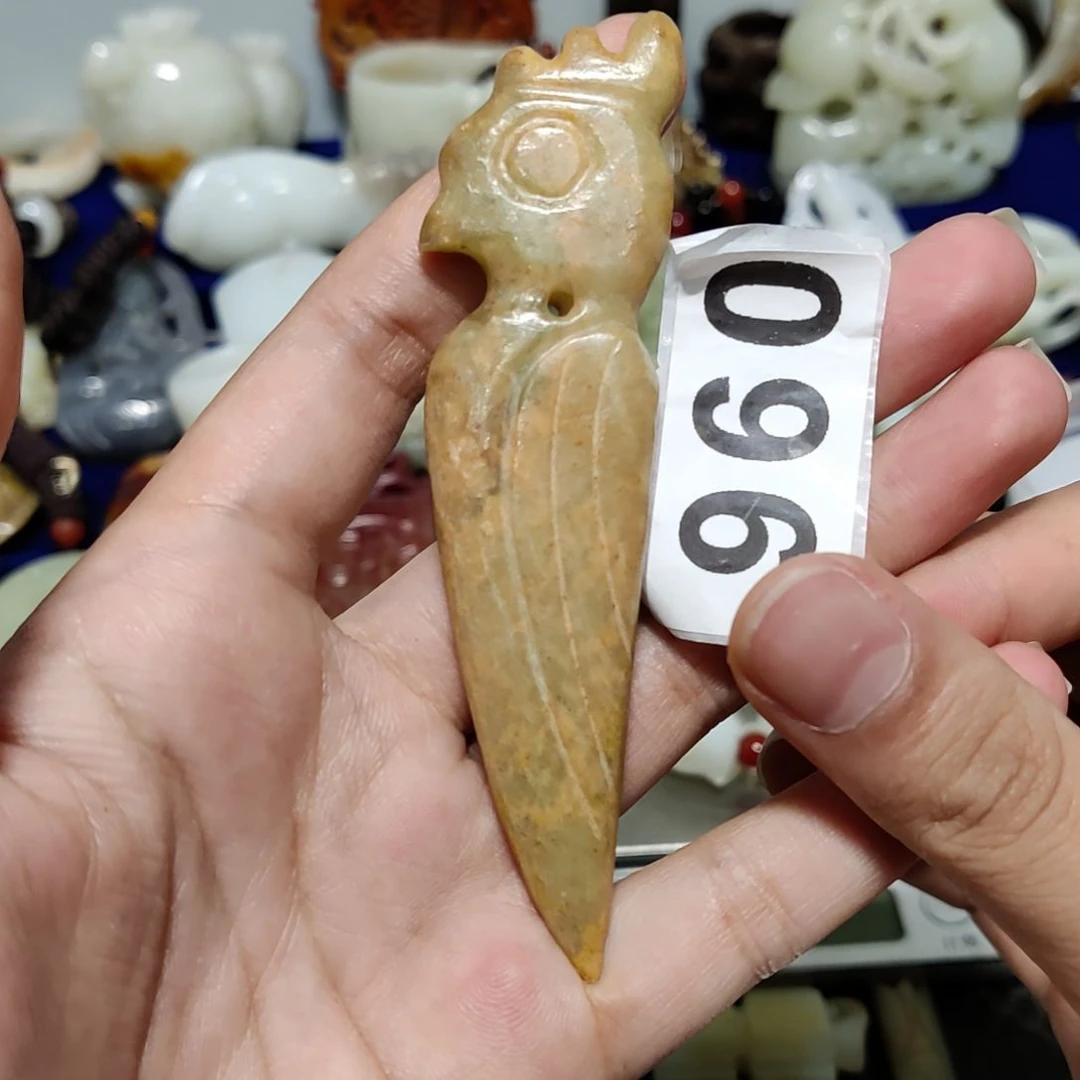 和田玉未镶嵌车挂